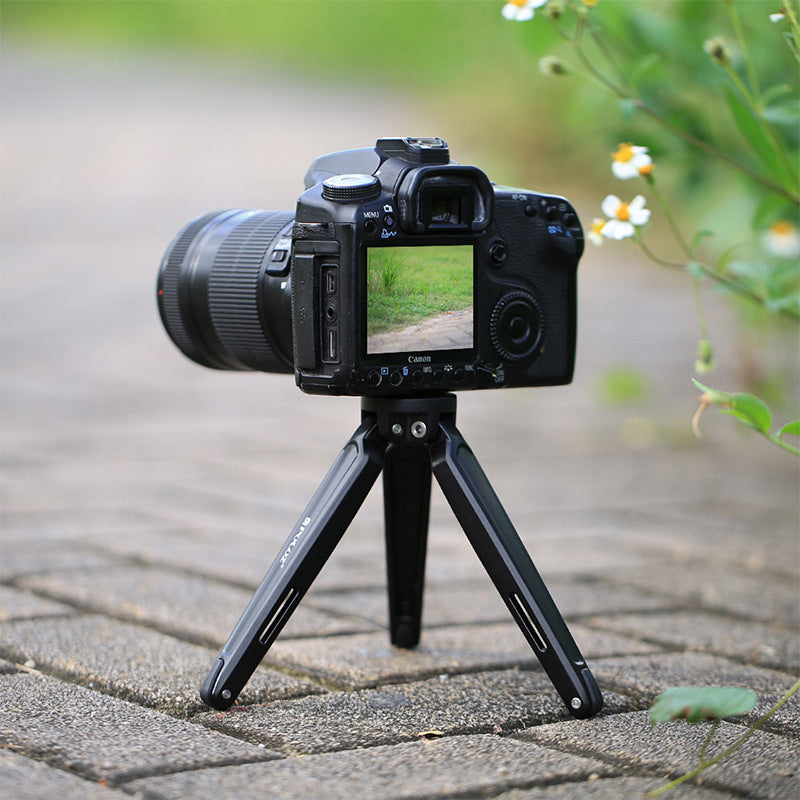 Compatible with Apple Mobile phone metal mini tripod